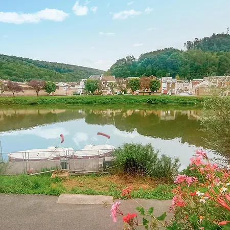 3 Bedroom Beautiful In Casa de Férias Charnois