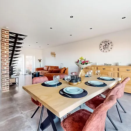 3 Bedroom Cozy Home In Charnois Hébergement de vacances